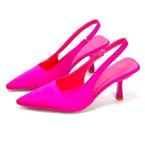 Women pointed toe